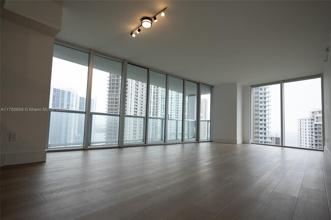 Foto del edificio - 495 Brickell Ave