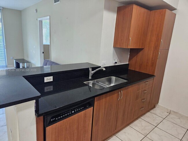 Foto del edificio - 2775 NE 187th St