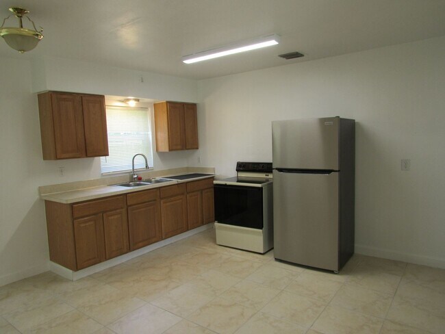 Foto del edificio - LOVELY 2 BEDROOM SINGLE FAMILY HOME IN CLE...