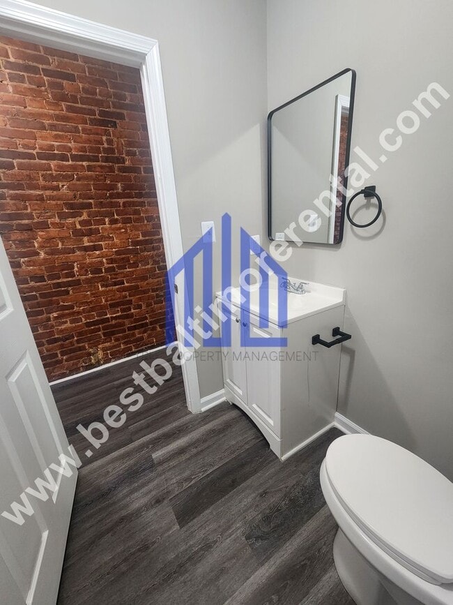 Building Photo - Spacious 4 Bedroom 1.5 Bath in East Baltimore