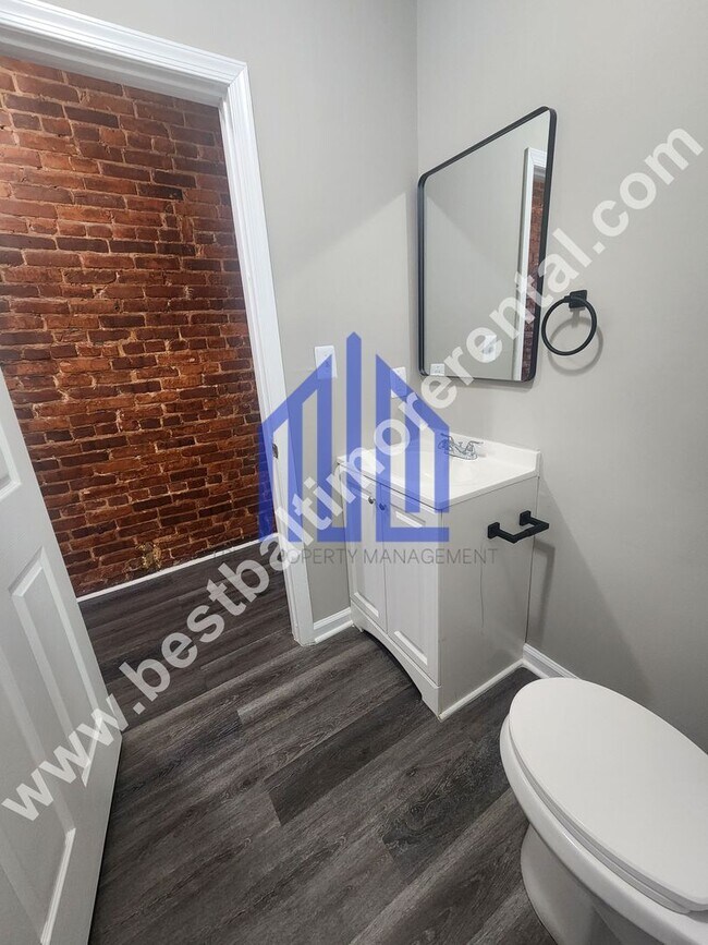Foto del edificio - Spacious 4 Bedroom 1.5 Bath in East Baltimore