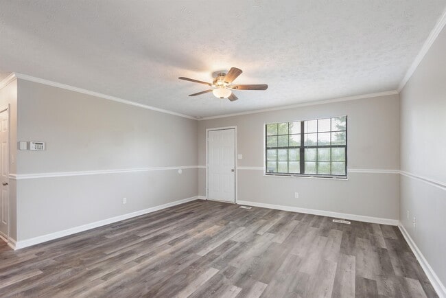 Building Photo - 2832 Vicksburg Ln