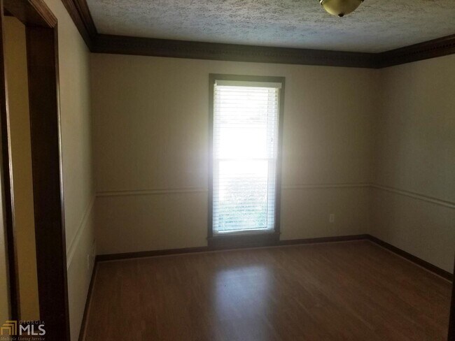 Foto del edificio - 556 Midland Park Dr SW