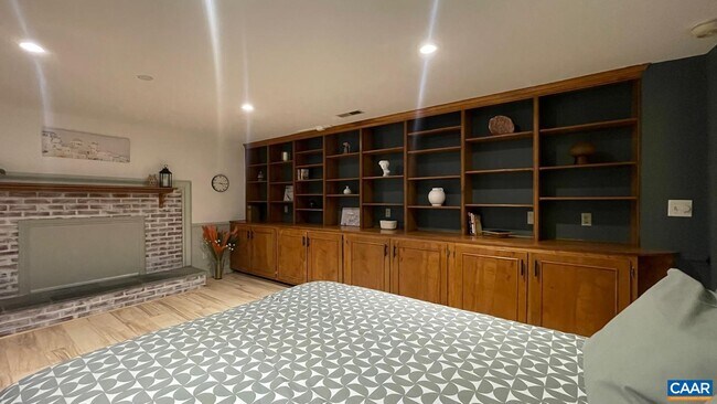 Foto del edificio - 412 Eastbrook Dr