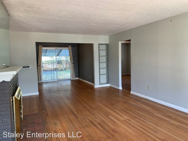 Building Photo - 2 br, 1 bath House - 1414 NE Buffalo St.