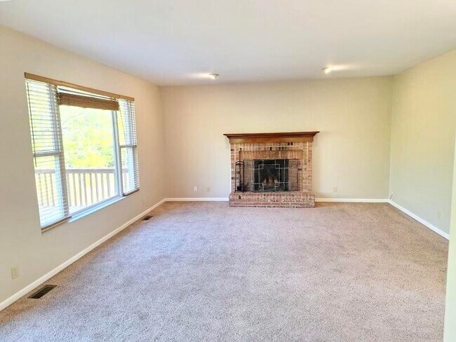 Building Photo - 7914 Driftwood Dr