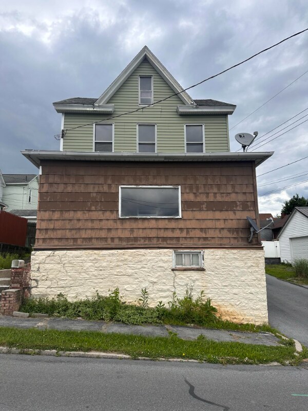 2210 11th St, Altoona, PA 16601 House Rental in Altoona, PA