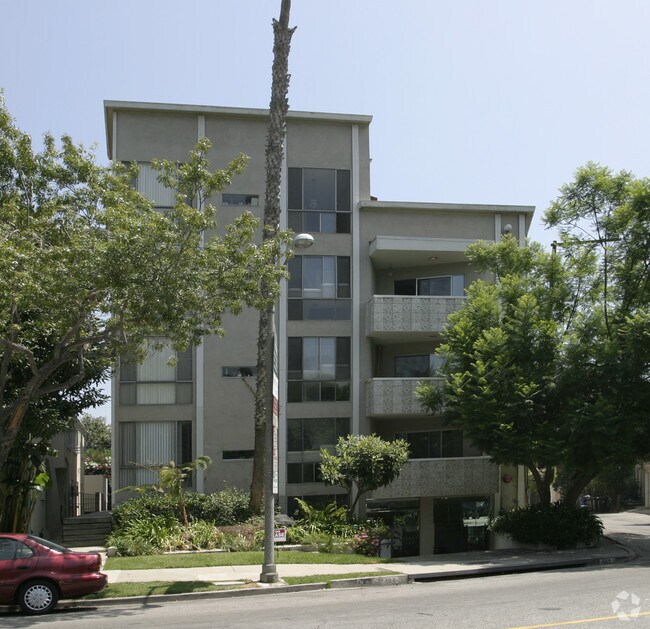 Building Photo - 484 S Roxbury Dr