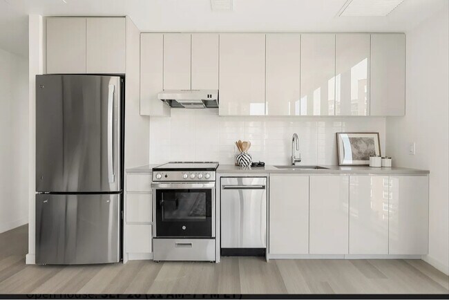 Foto del edificio - 98-10 63rd Rd