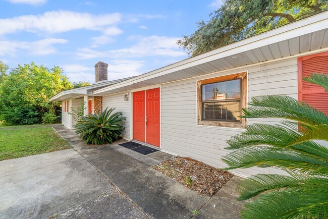Front - 1213 Friendship Ave