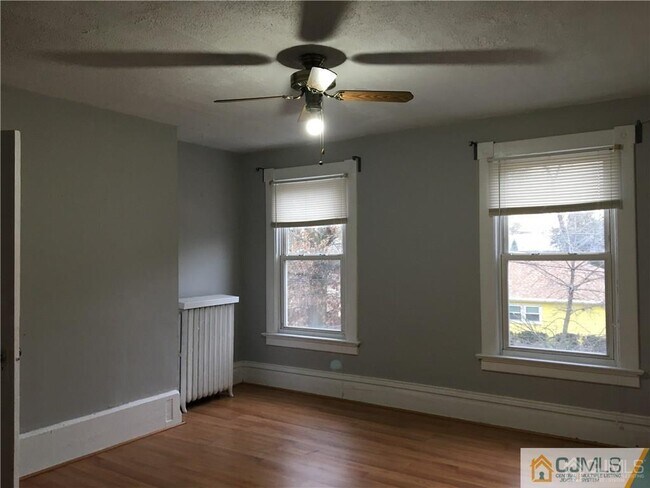 Building Photo - 205 Cedar Ave