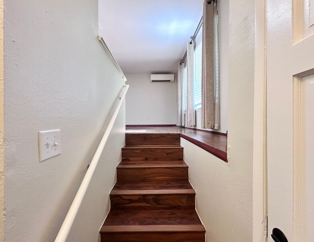 Foto principal - Large 3 Bed, 2 Bath, Sanctuary!