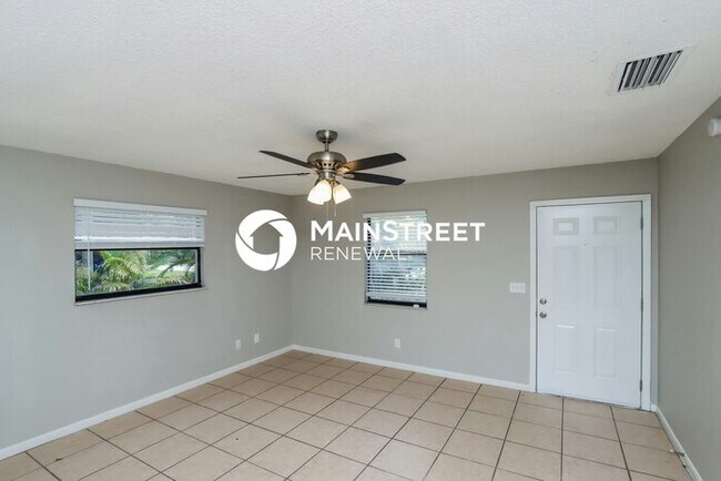 Building Photo - 3 Bedroom Pet-Friendly Home in VERO BEACH, FL with Main Street Renewal
