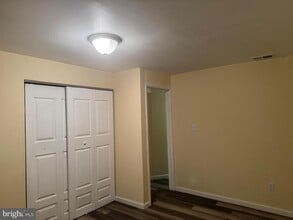 Building Photo - 8806 Braeside Dr