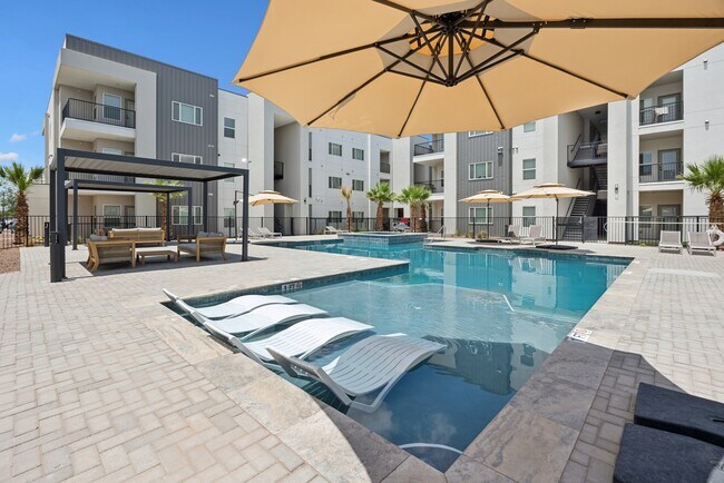 Building Photo - Desert Commons East