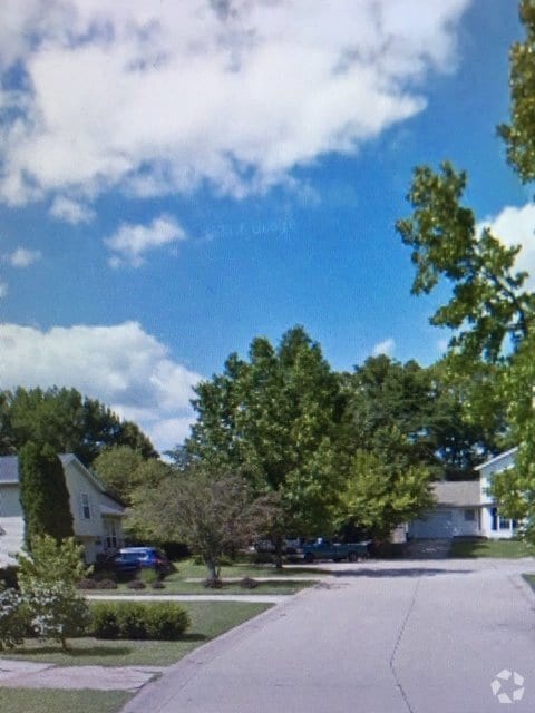 Building Photo - 1618 S Pinestone Ct