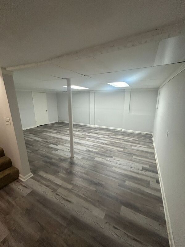 Foto del edificio - 2174 Whiting Rd