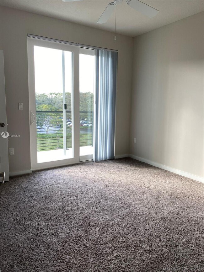 Foto del edificio - 950 Broken Sound Pkwy NW