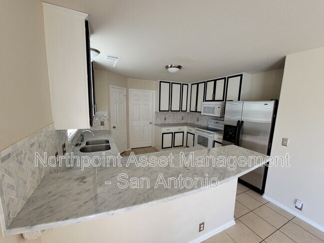 Foto del edificio - 3722 Cascade Cove