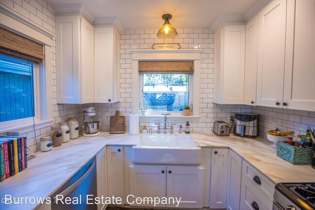 Building Photo - 2 br, 2 bath House - 66 Sycamore Drive