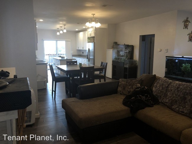Building Photo - 4 br, 2 bath House - 6425 Shaules Avenue