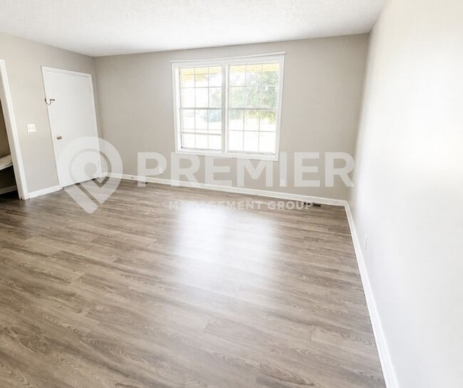 Building Photo - 1611 Hartsville Pike