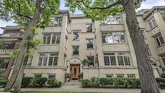 Building Photo - 1351 W Granville Ave
