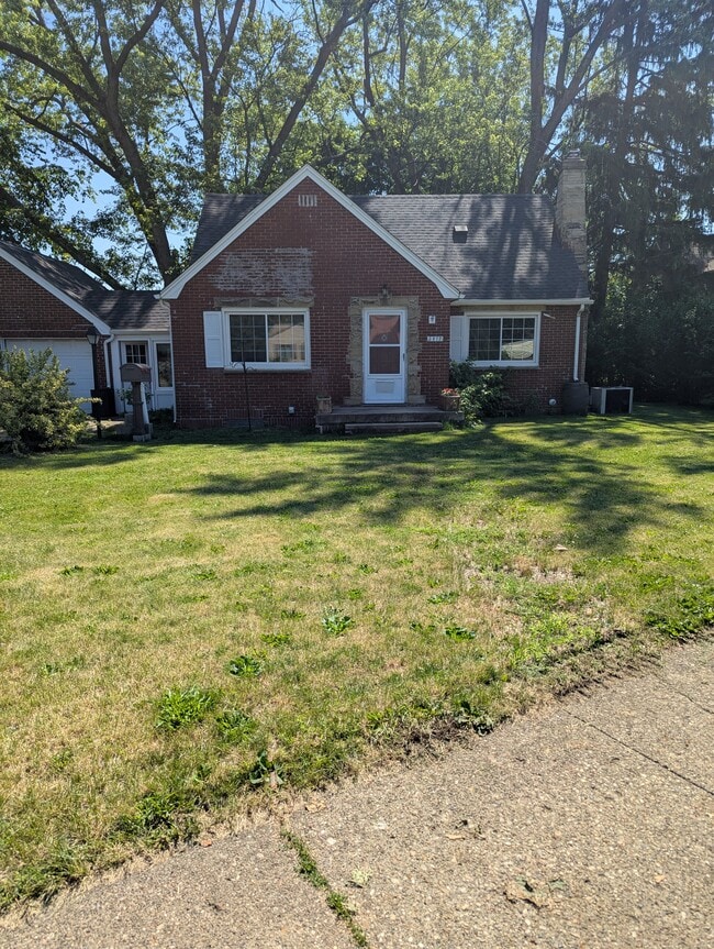 3817 Portage - 3817 Portage St