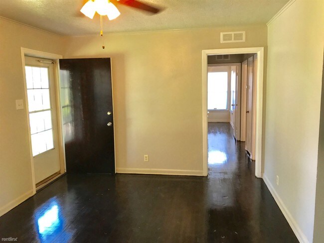 Building Photo - 3 br, 1 bath House - 442 Cherry Ridge Dr