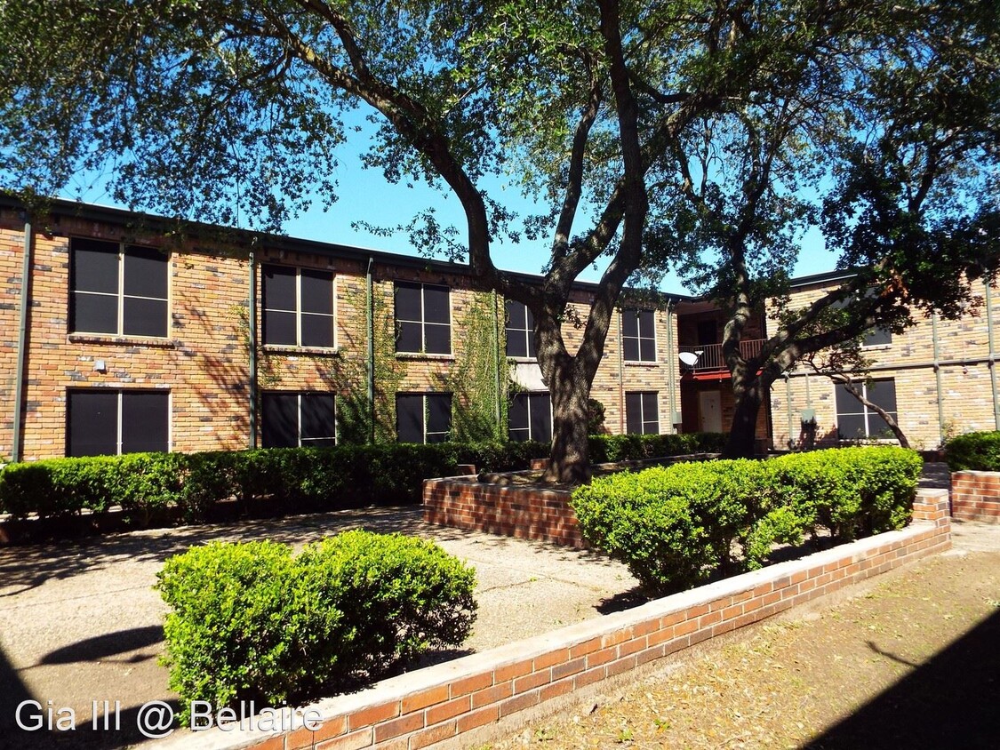 Building Photo - 6711-6711 Atwell Dr