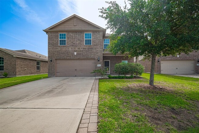 Building Photo - 5123 Oak Briar Ln