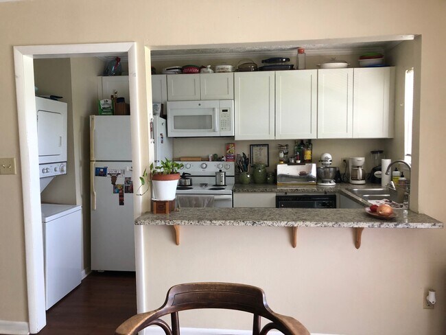 Foto del edificio - 1502 Fuller Rd