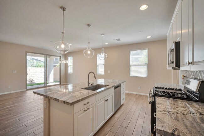 Foto del edificio - 780 Aurora Vale Pl