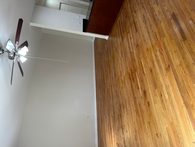 Building Photo - 2122 W Madison St