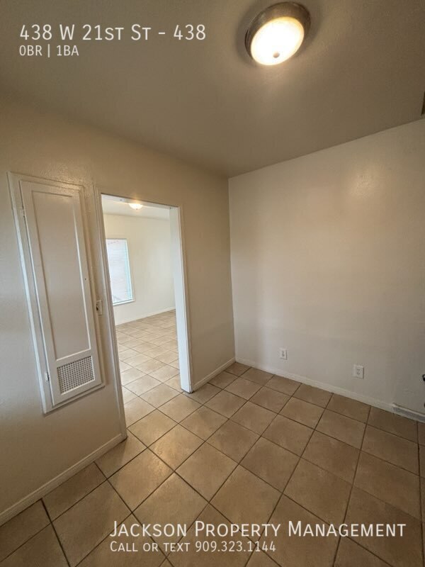 Foto del edificio - 438 W 21st St