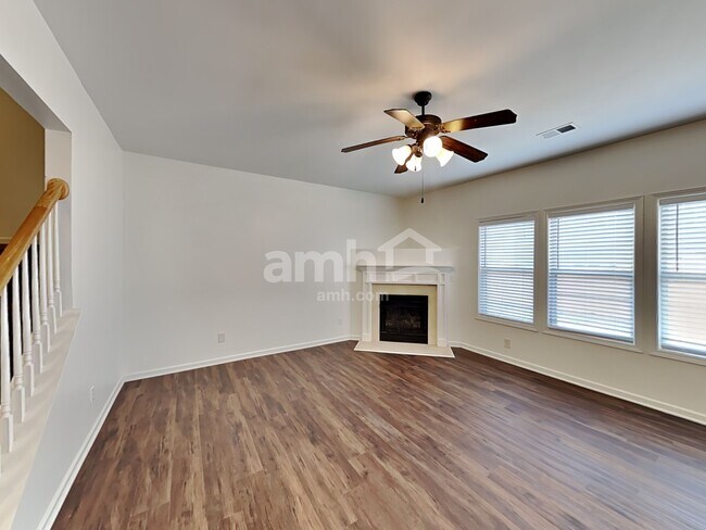 Foto del edificio - 429 Belmont Way