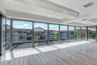 Building Photo - 7137 E Rancho Vista Dr