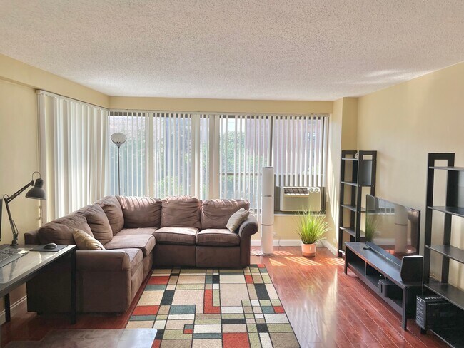 Foto del edificio - 2930 N Sheridan Rd