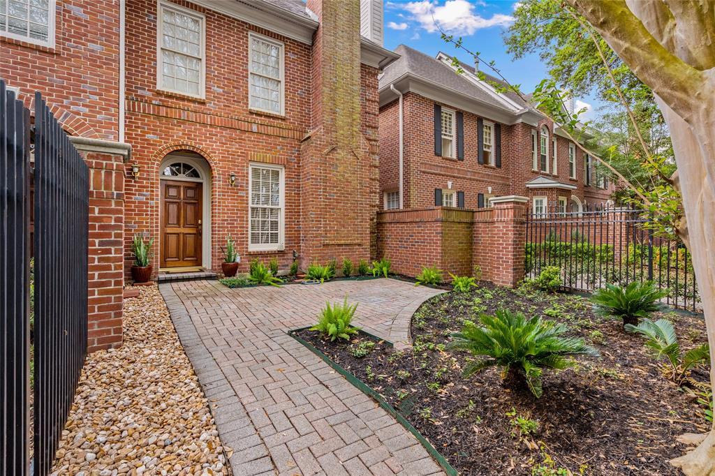 3229 Bellefontaine, Houston, TX 77025 Condo for Rent in Houston, TX