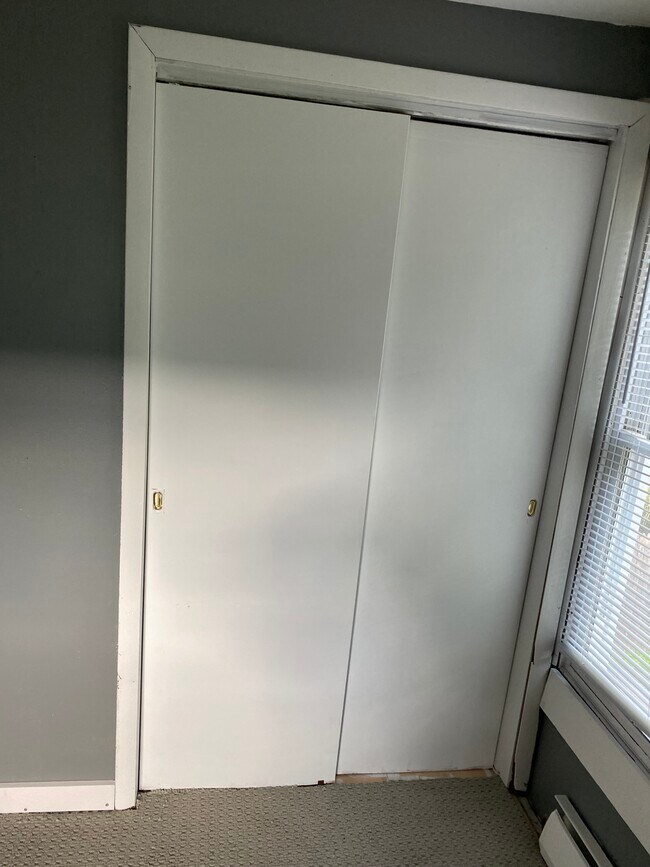 Building Photo - 10 Glenwood Ave