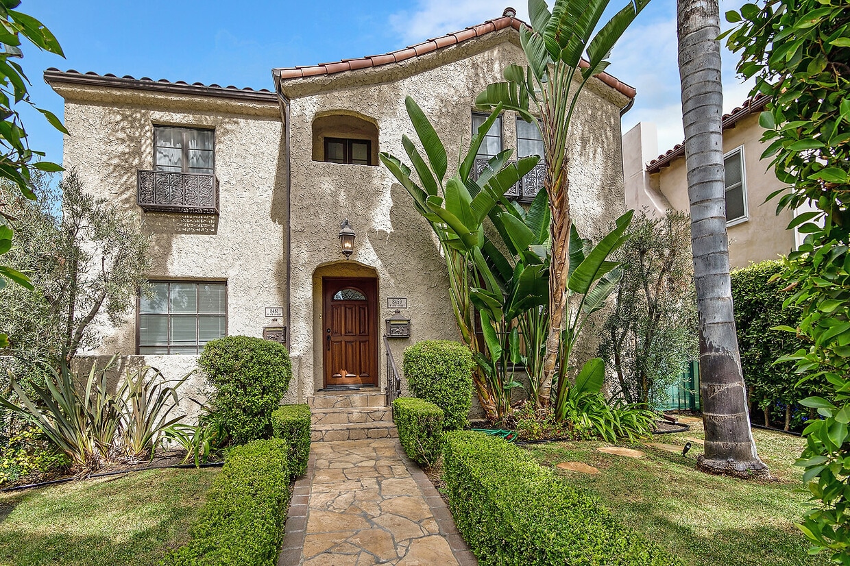 Your new home! - 8459 W 4th St (Los Angeles, CA)