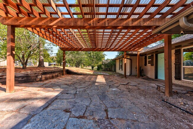 Foto del edificio - 903 S Berry Rd