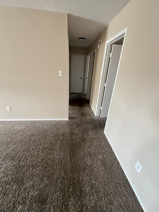 Building Photo - AVAILABLE NOW; APPLY AT OUR WEBSITE TODAY!