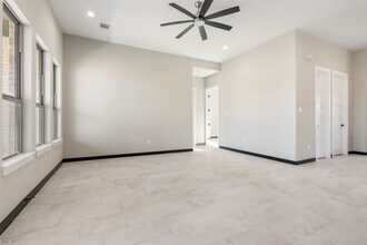 Building Photo - 208 Silverleaf Rd