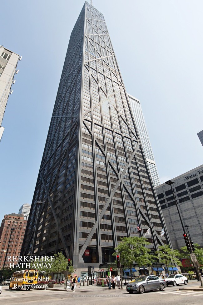 John Hancock Tower Apartments apartemenleru