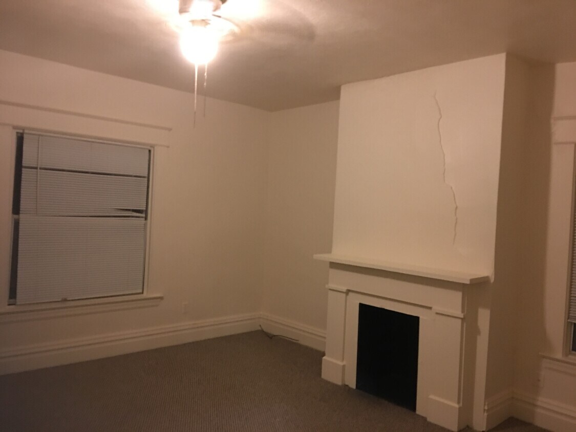 119 E Wallace Ave, New Castle, PA 16101 Apartments in New Castle, PA