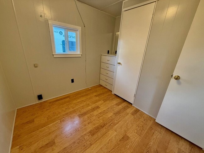 Building Photo - 2 bedroom with New Paint