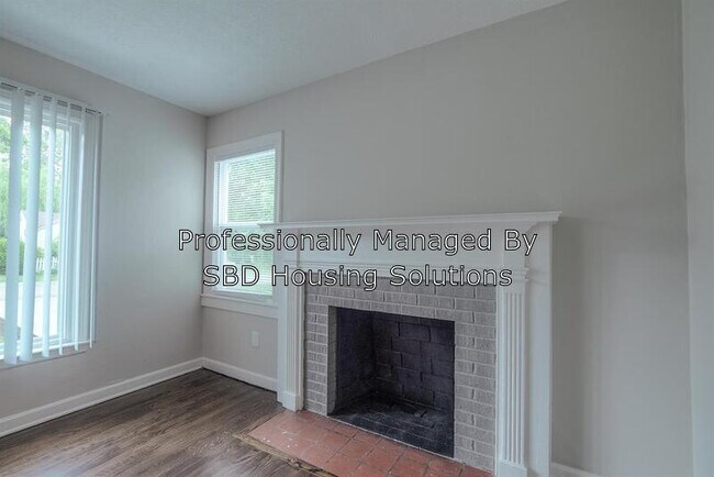 Building Photo - 431 W 87th St