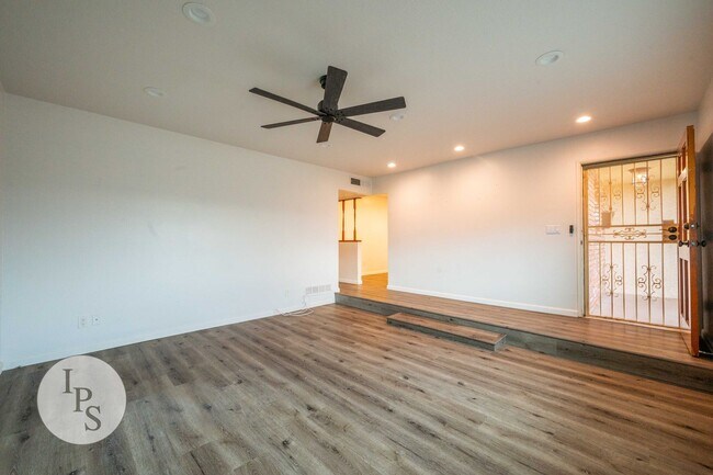 Building Photo - Fresno Eastside Home, 3BR/2BA, Modern Upgr...