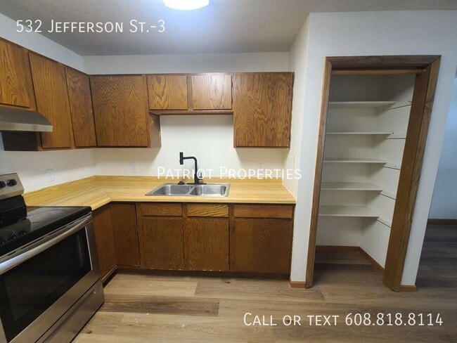 Building Photo - 532 Jefferson St